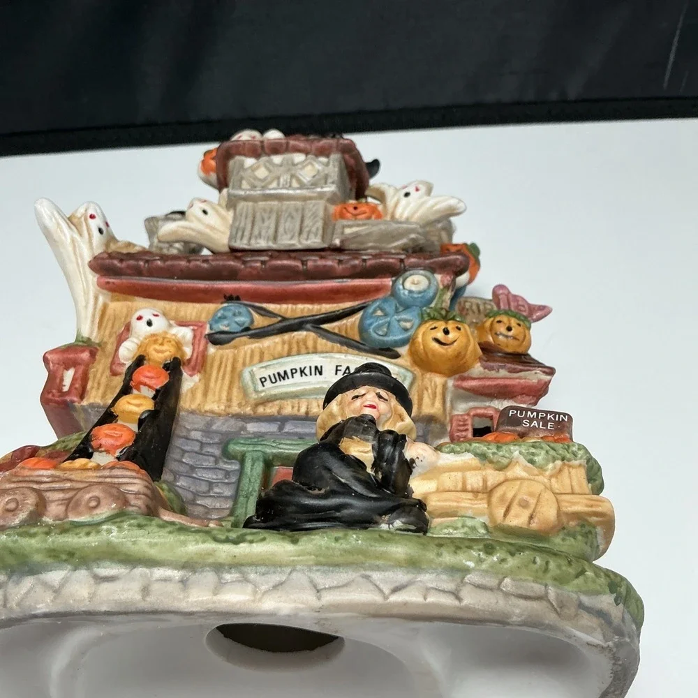 Vtg Ghoulsville Pumpkin Factory Halloween House Porcelain W/ Box - House Only